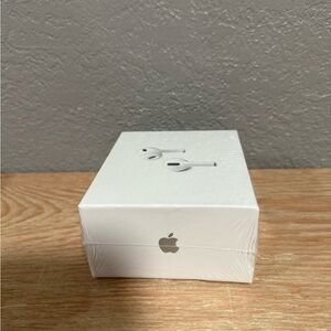 Apple AirPods pro 3 (3rd generation) noise cancellation wireless new sealed box